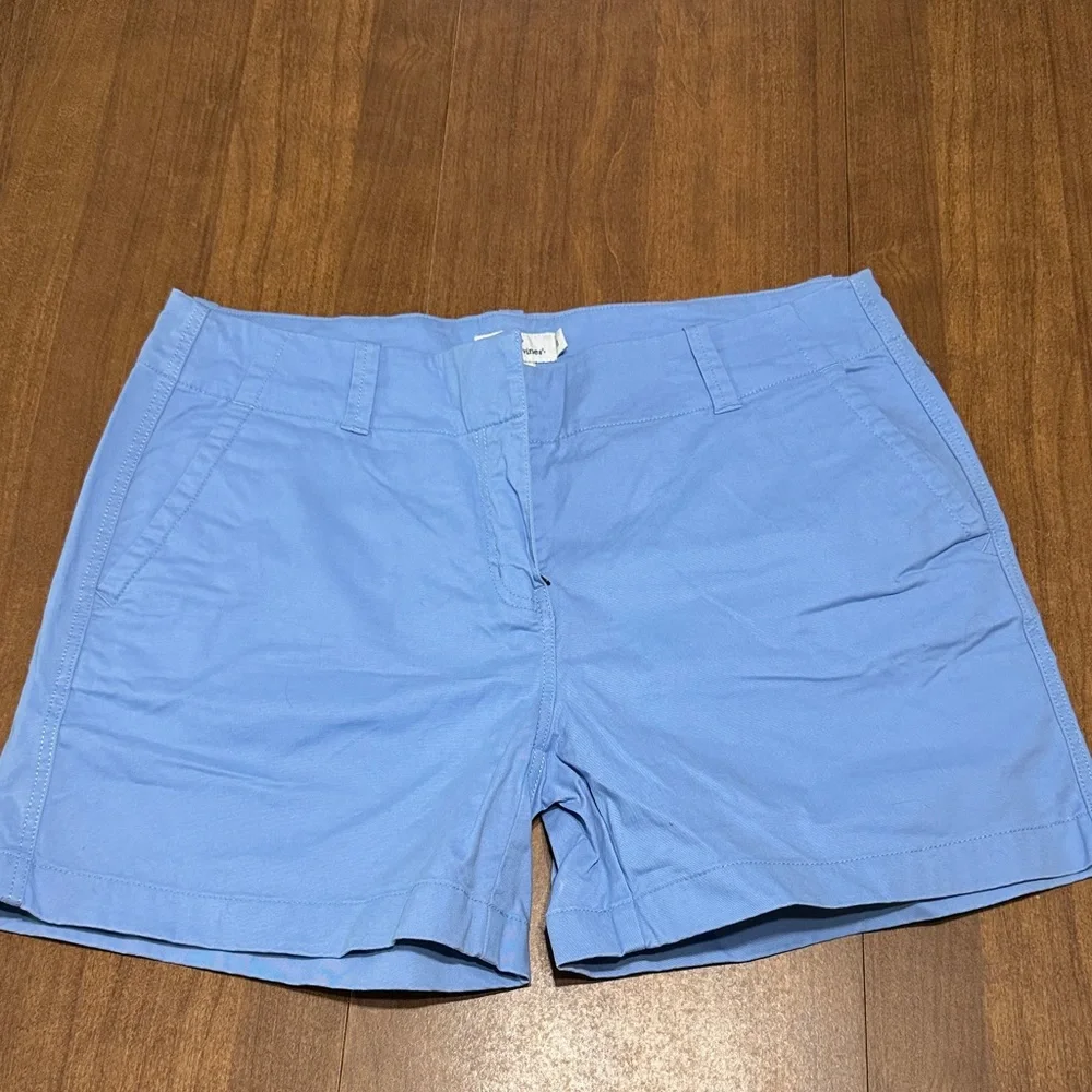 Vineyard Vines Women's Light Blue Chino Shorts - Picture 1 of 6